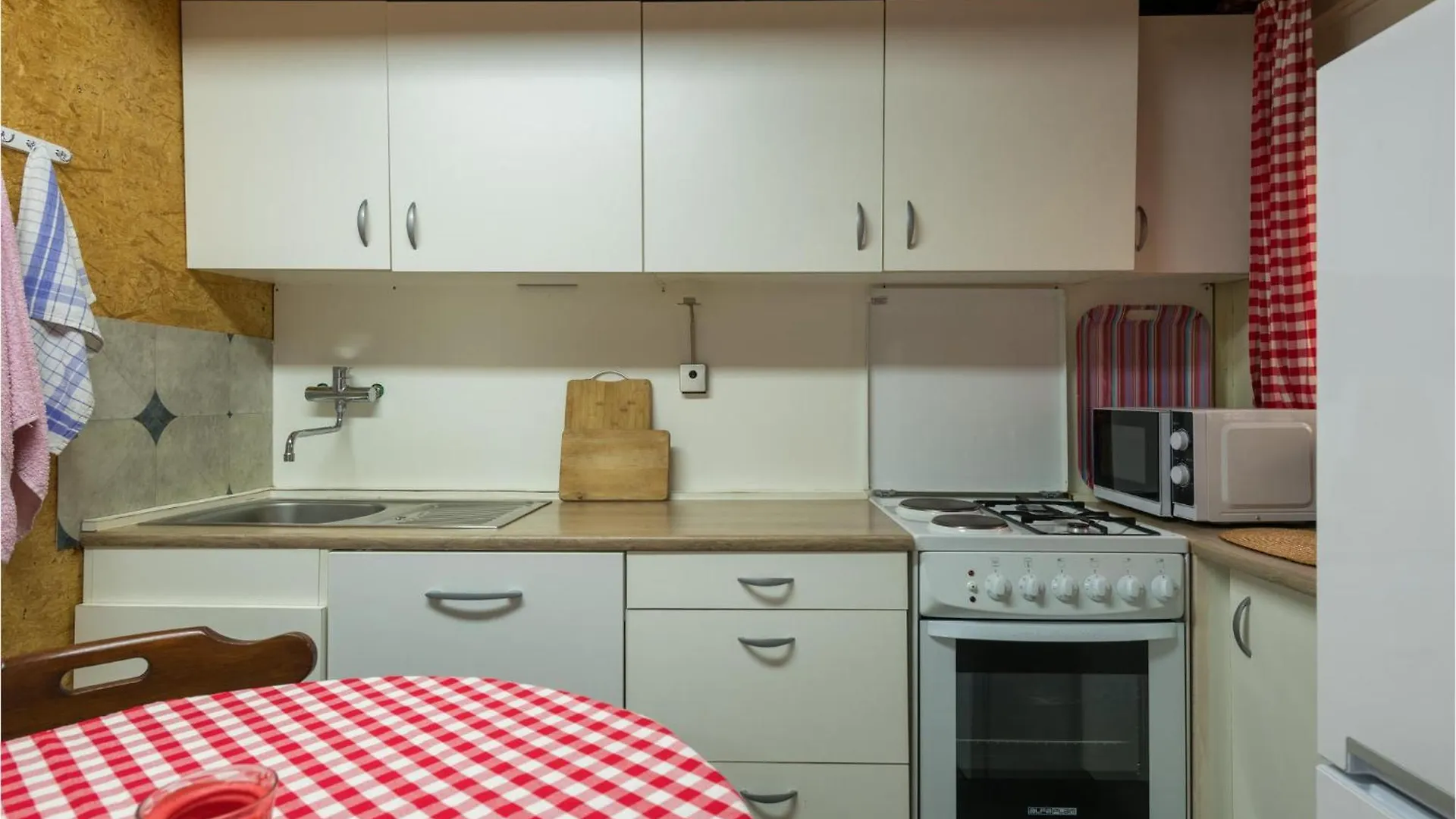 Amazing Apartment In Premantura With 1 Bedrooms